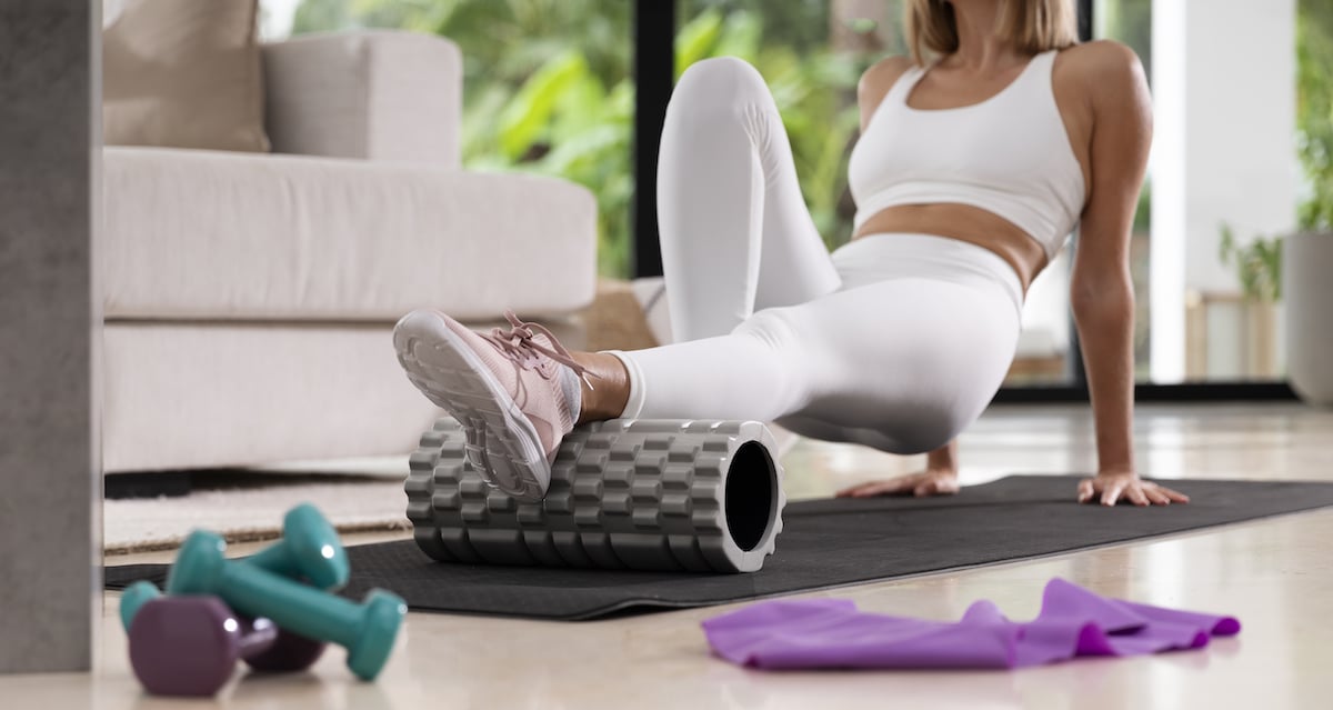 close-up-woman-working-out-together