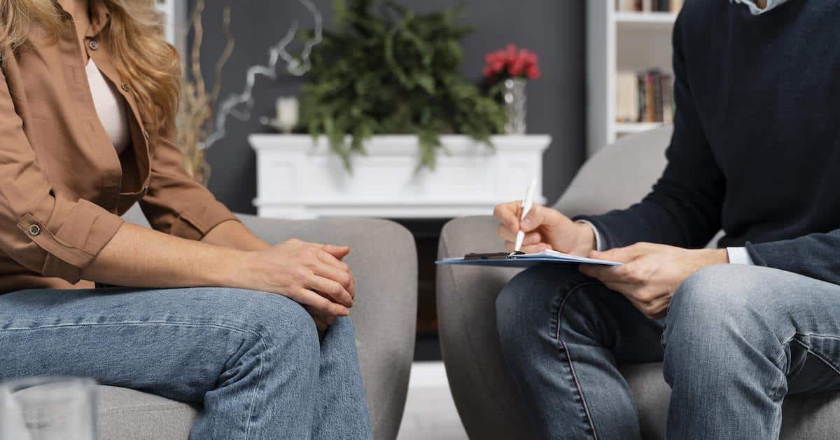 woman-counselor-talking-staying-close